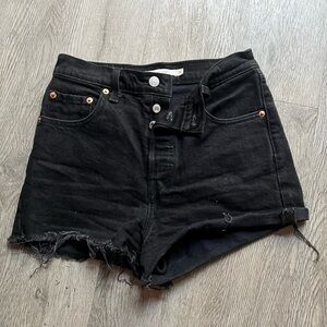SOLD ❌Levi’s Shorts